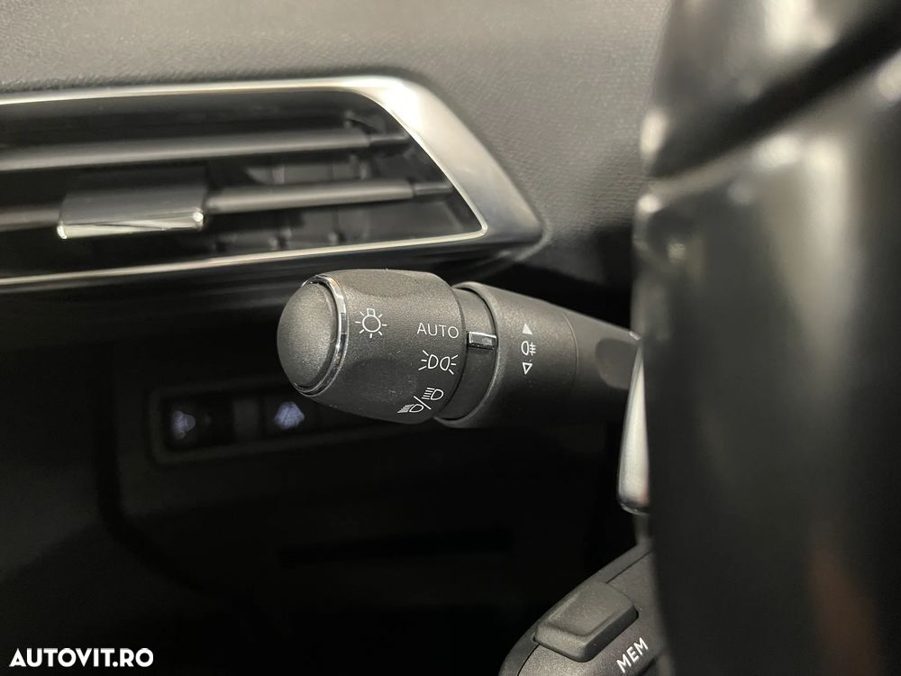 Peugeot 5008 1.5L BlueHDI EAT8 S&S Allure Pack - 28