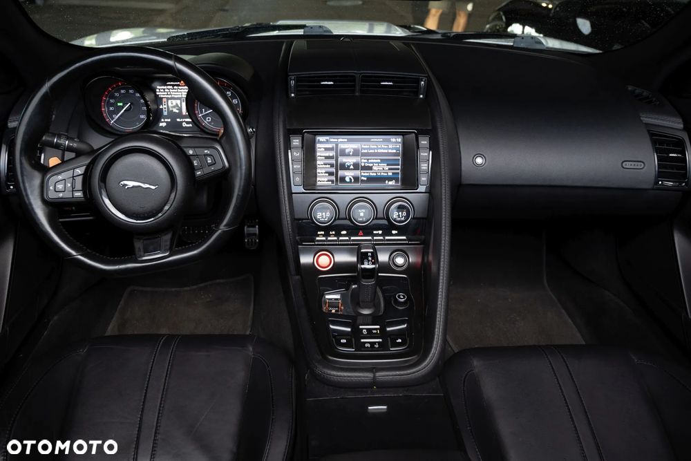Jaguar F-Type S - 17