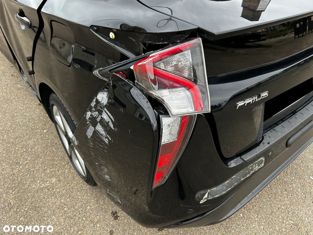 Toyota Prius Hybrid - 16
