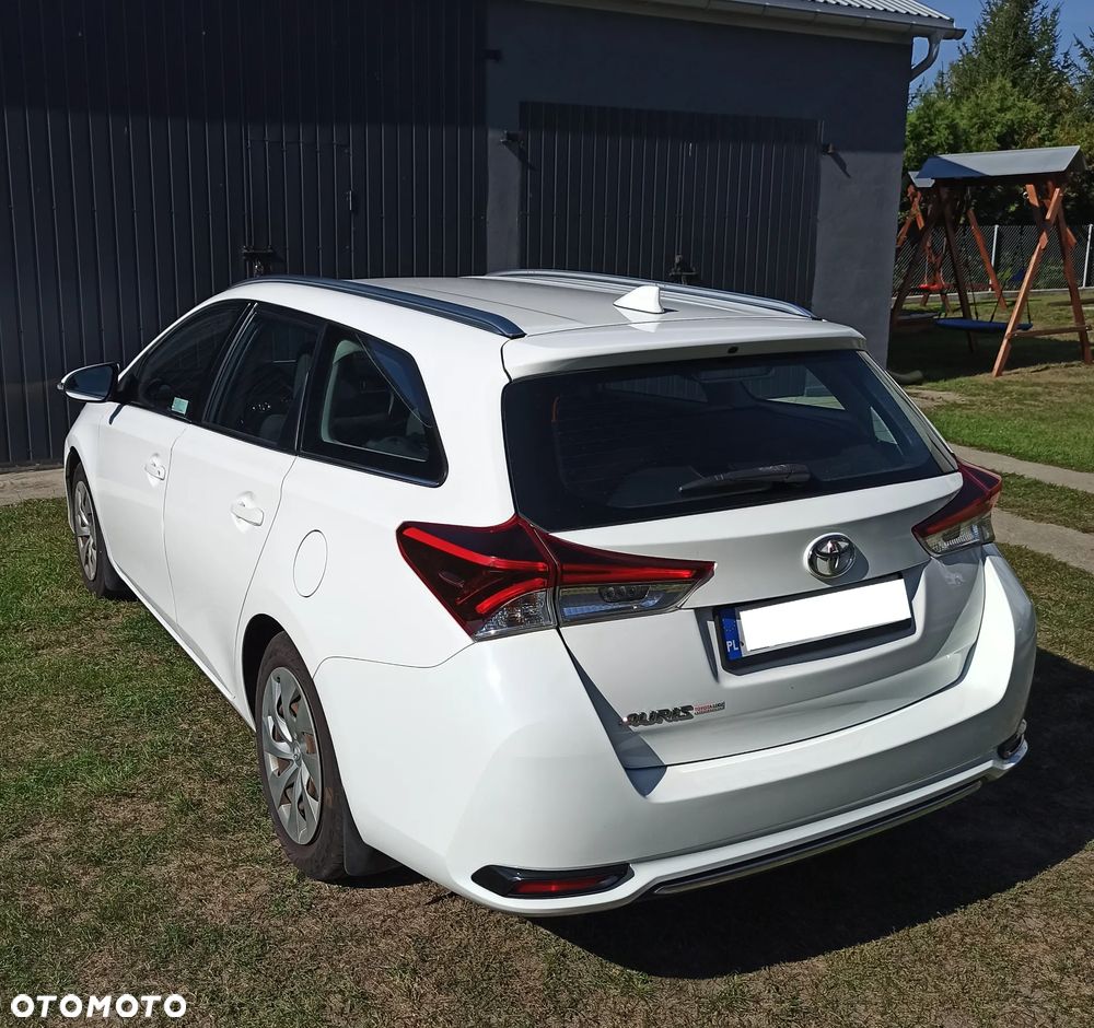 Toyota Auris 1.6 Premium - 3