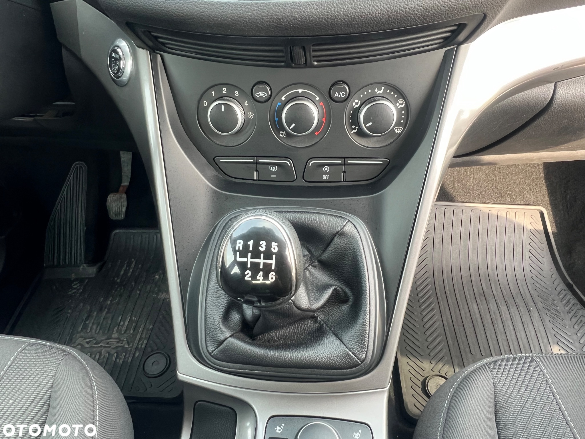 Ford Kuga - 12