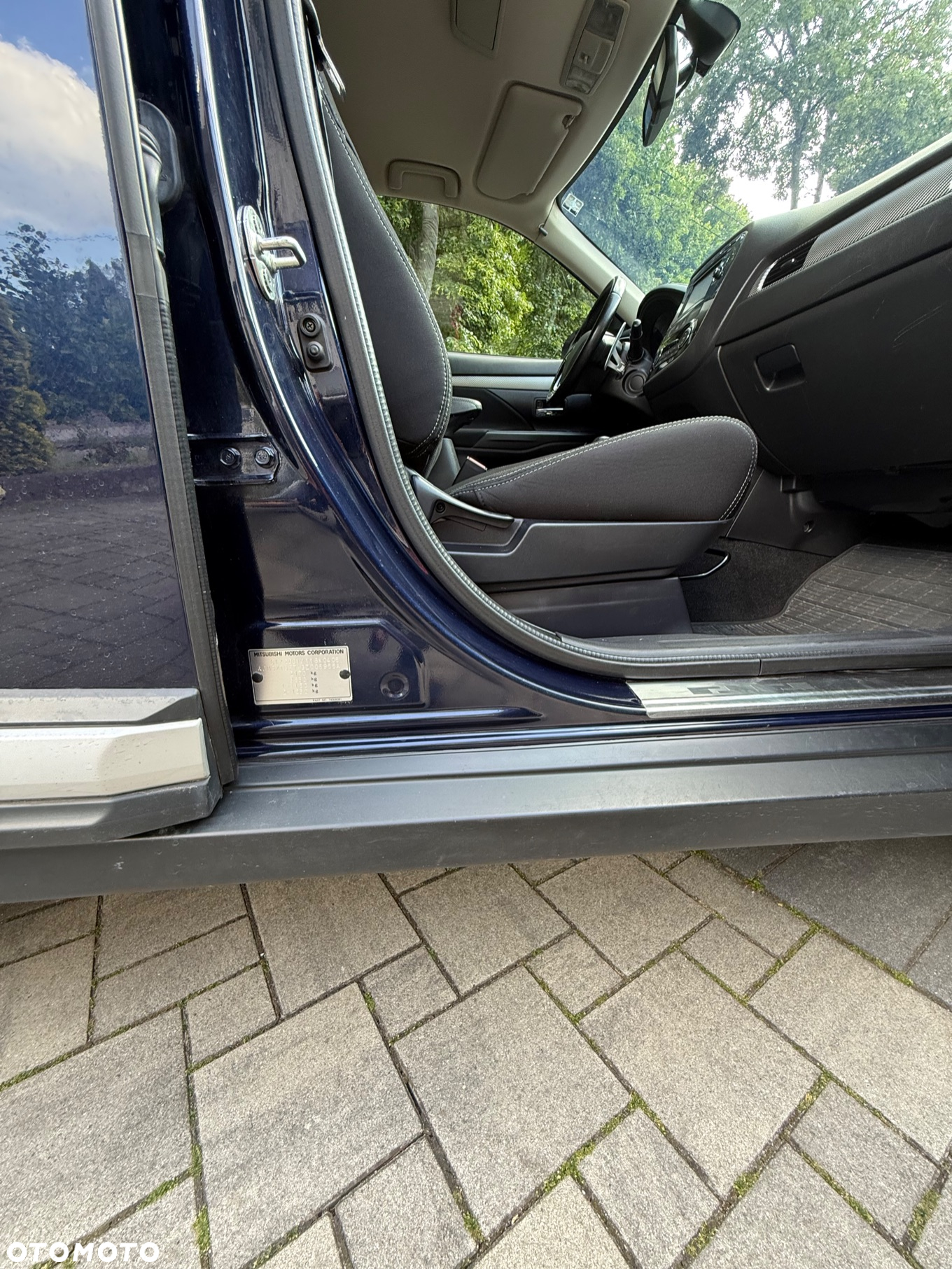 Mitsubishi Outlander 2.0 Instyle + 4WD CVT - 35
