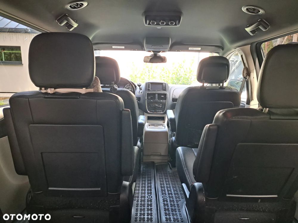 Dodge Grand Caravan 3.6 R/T - 11