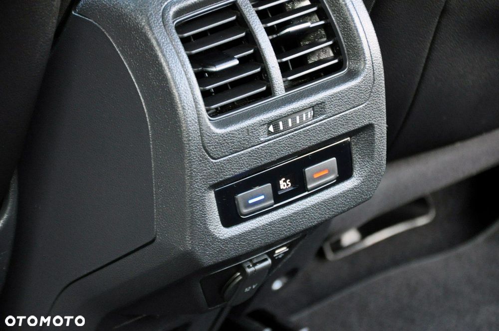 Volkswagen Touran - 21