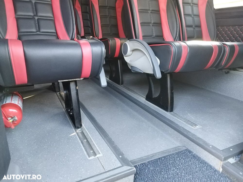 Volkswagen CRAFTER 2.0 - 12