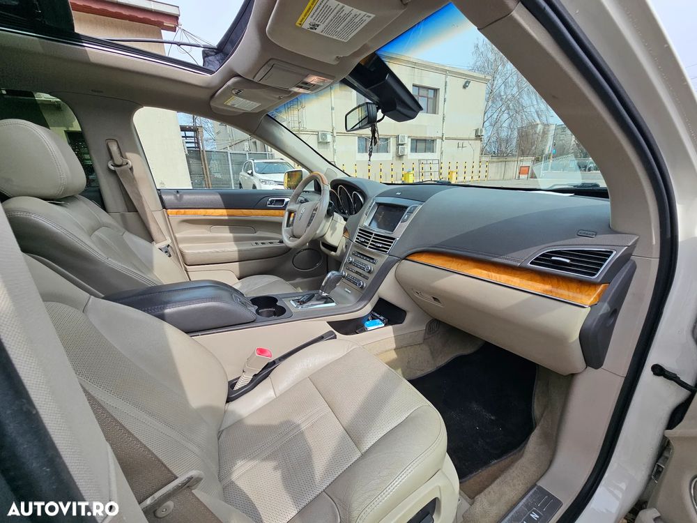 Lincoln MKT - 6
