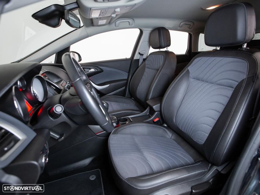 Opel Astra Sports Tourer - 8