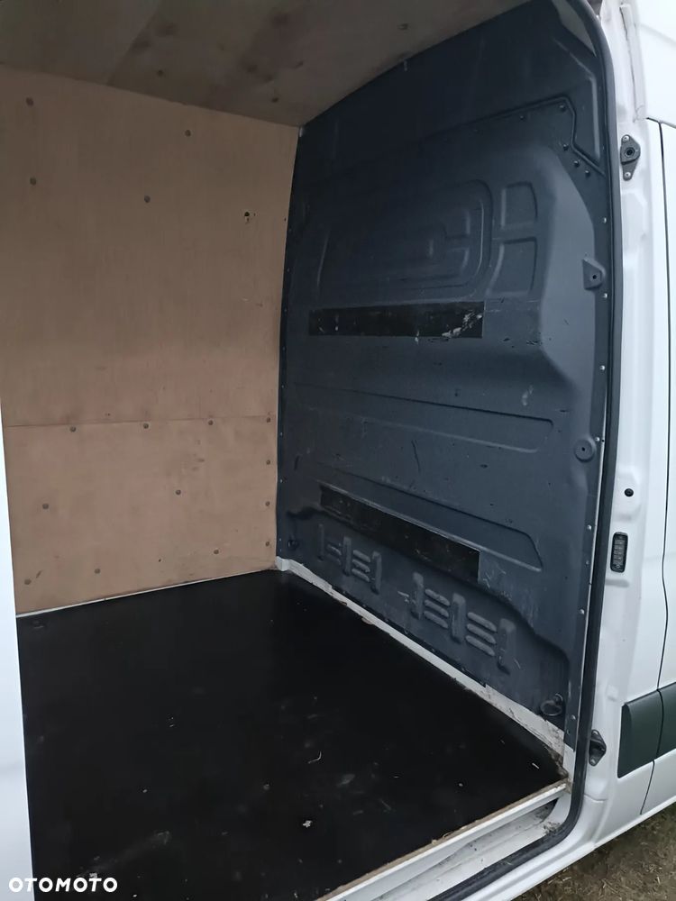 Mercedes-Benz Sprinter - 20