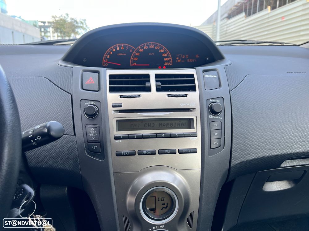 Toyota Yaris 1.0 VVT-i ACtive+AC - 23