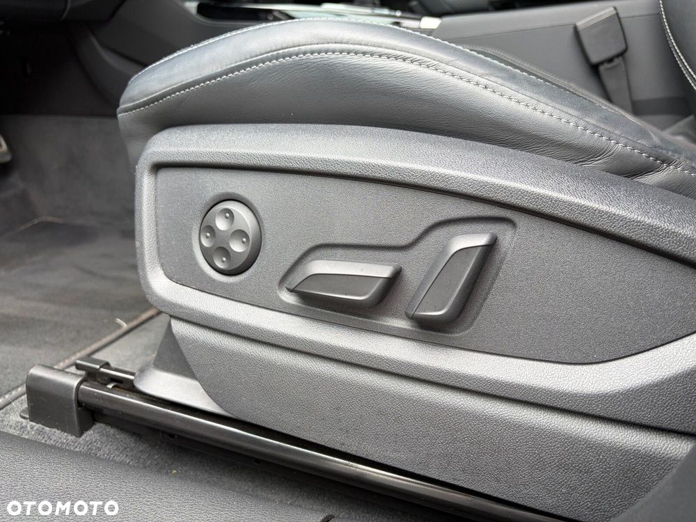 Audi Q5 Sportback - 12