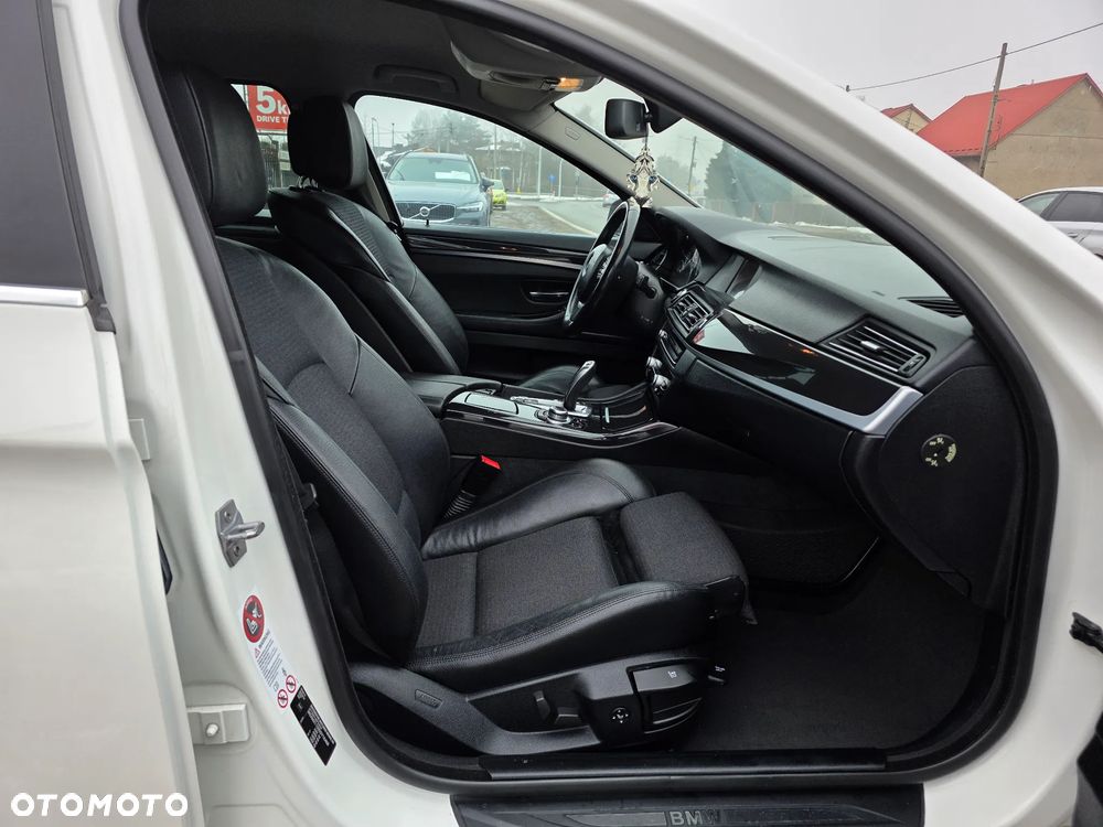 BMW Seria 5 520d Sport-Aut - 16