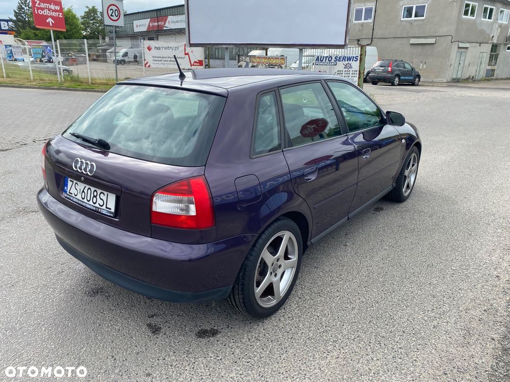 Audi A3 Sportback 1.8 Ambiente - 21