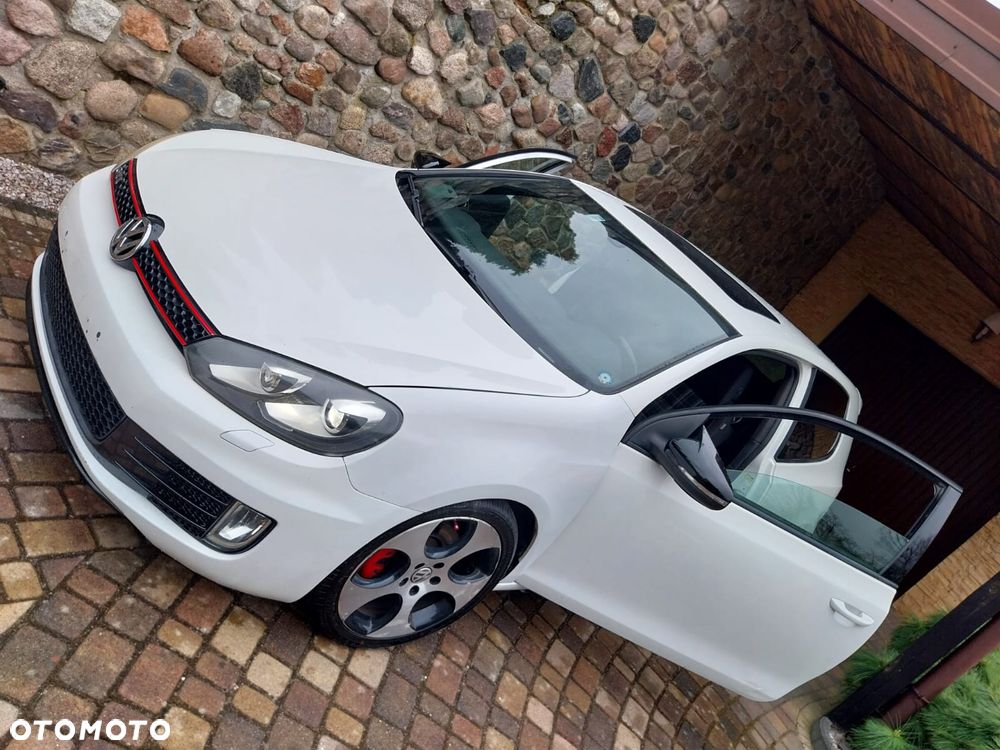 Volkswagen Golf - 32