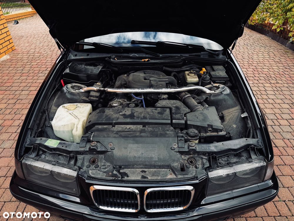BMW Seria 3 316i - 21