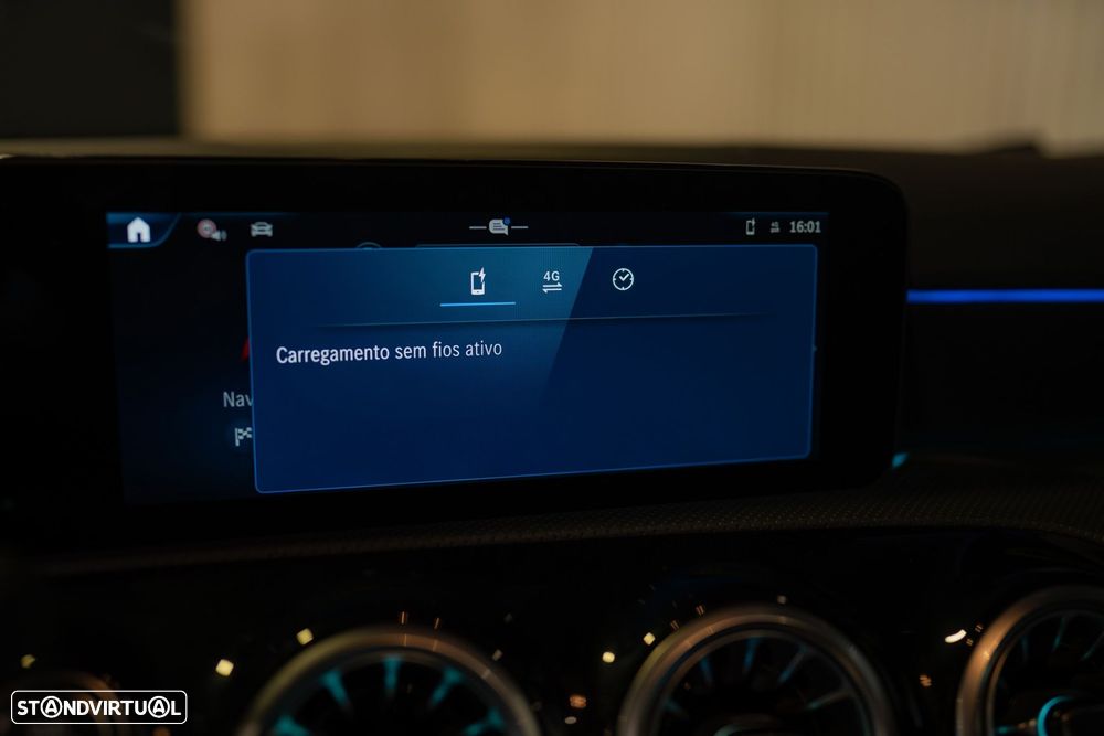 Mercedes-Benz A 250 e 8G-DCT AMG Line - 38