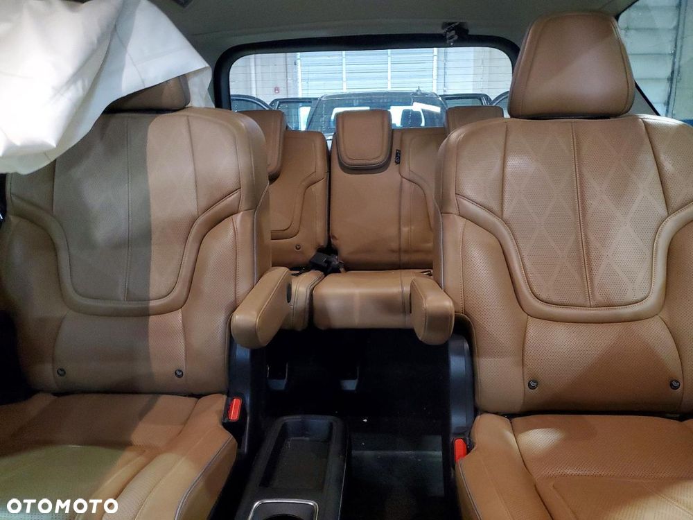 Infiniti QX80 - 11