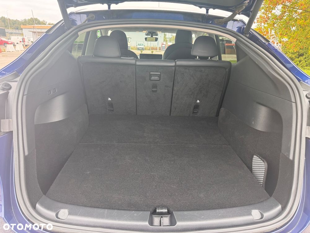 Tesla Y Long Range AWD - 7