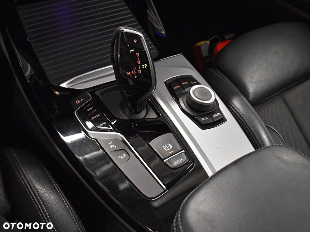 BMW X3 xDrive20i GPF Advantage - 17
