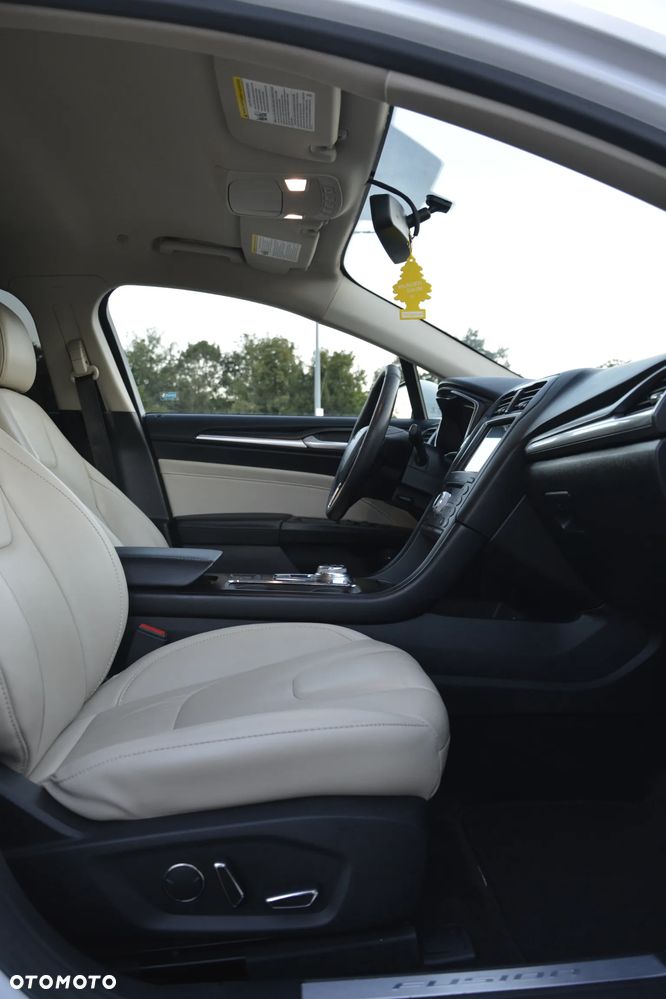 Ford Fusion - 23