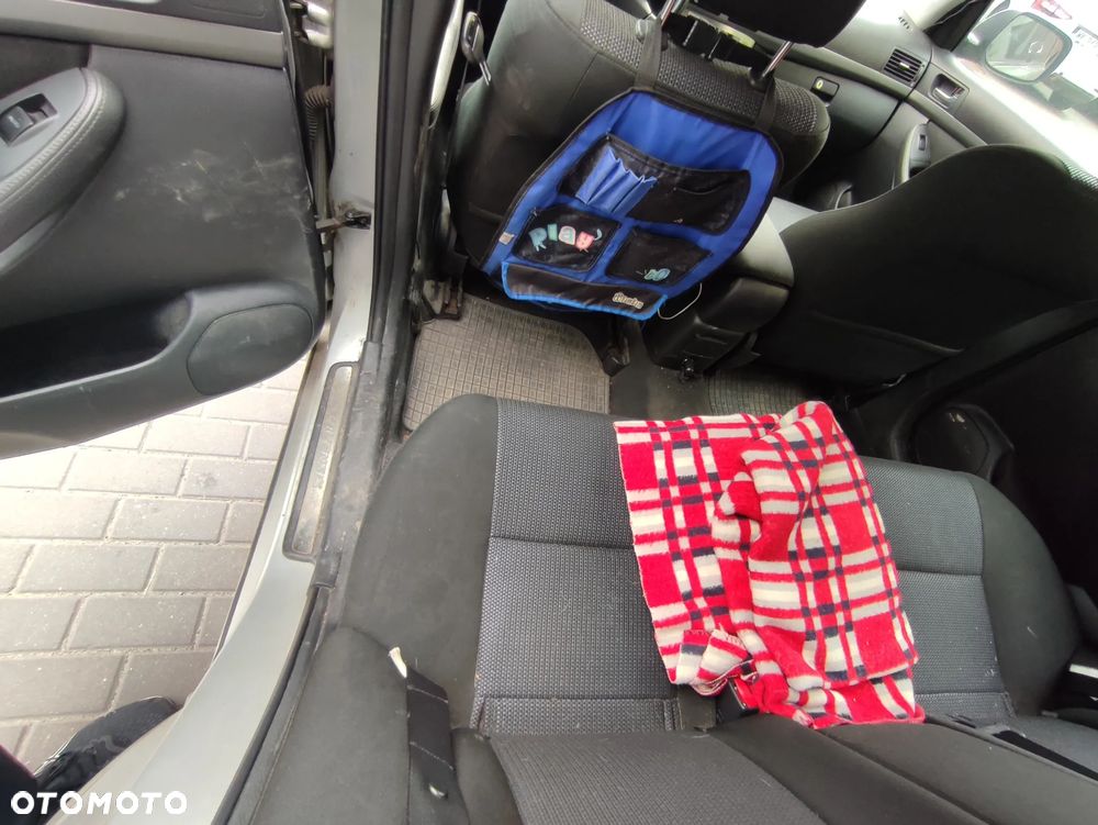Toyota Avensis 1.8 VVT-i Sol - 12