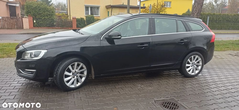 Volvo V60 D4 Summum - 28