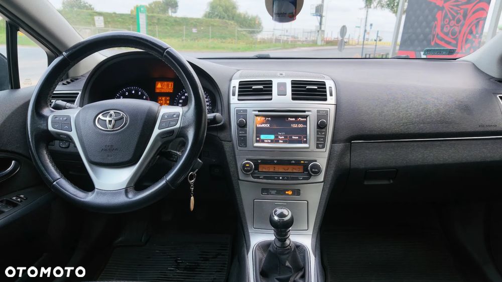 Toyota Avensis 1.8 Style - 12