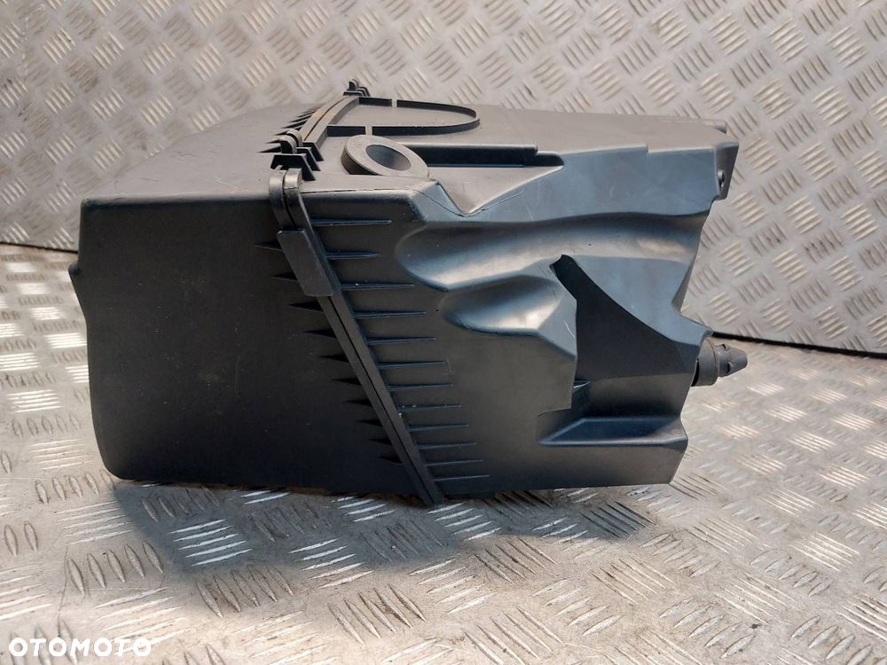 OBUDOWA FILTRA POWIETRZA  PRZEPŁYWOMIERZ RURA DOLOT AUDI A6 C6 2.0 TDI - 3