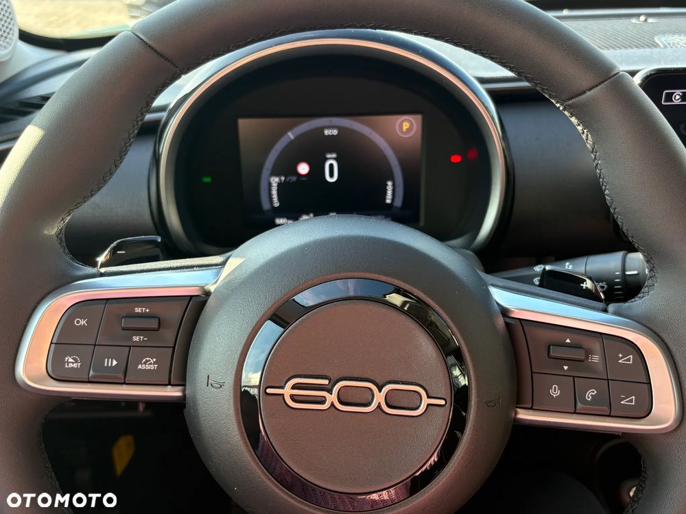 Fiat 600 1.2 Turbo Hybrid eDCT - 11