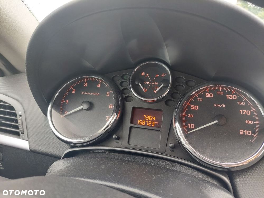 Peugeot 207 - 6