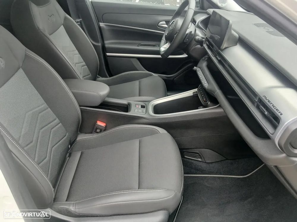 Jeep Avenger 1.2 e-Hybrid Summit DCT - 11