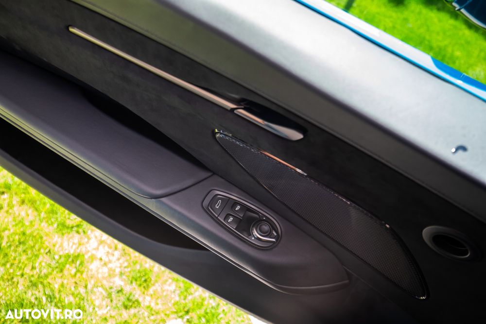 Aston Martin V8 Vantage Standard - 14