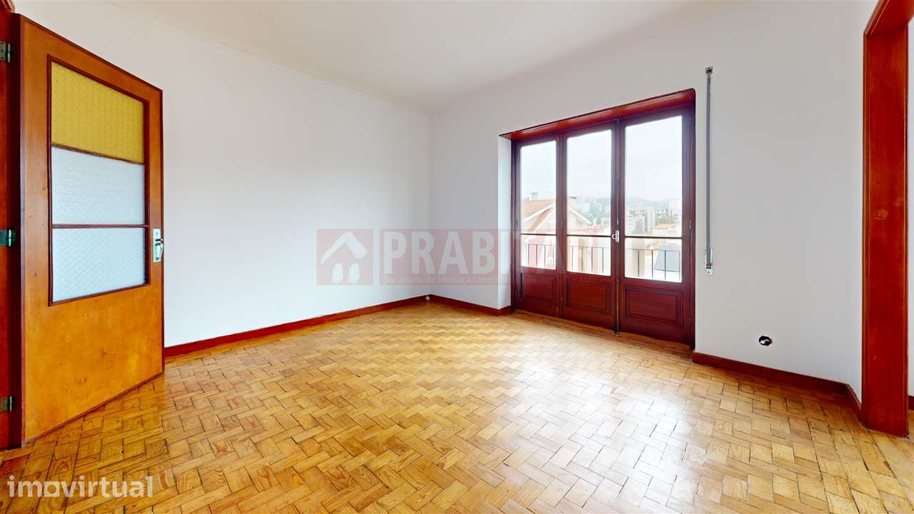 Apartamento T4 no Bairro Norton de Matos, excelente localização junto - Grande imagem: 2/21