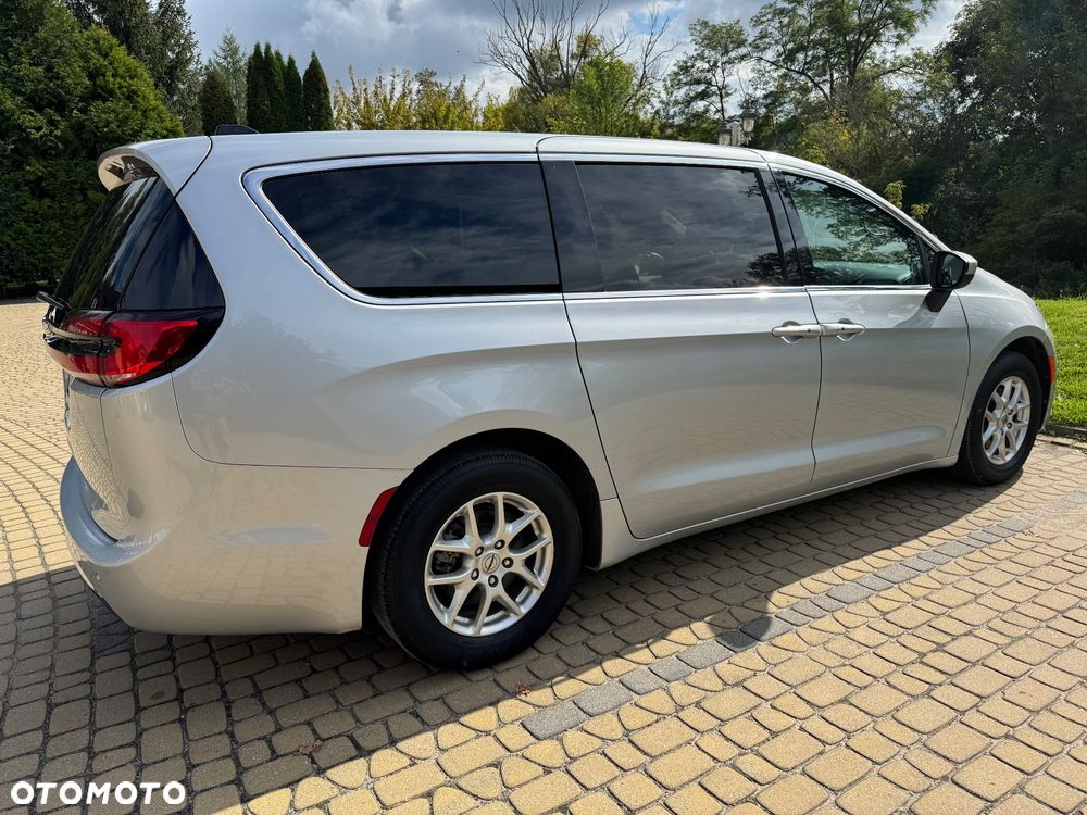 Chrysler Pacifica - 12