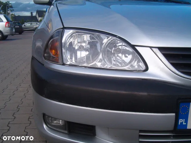 Toyota Avensis 1.8 VVT-i Terra Plus - 13