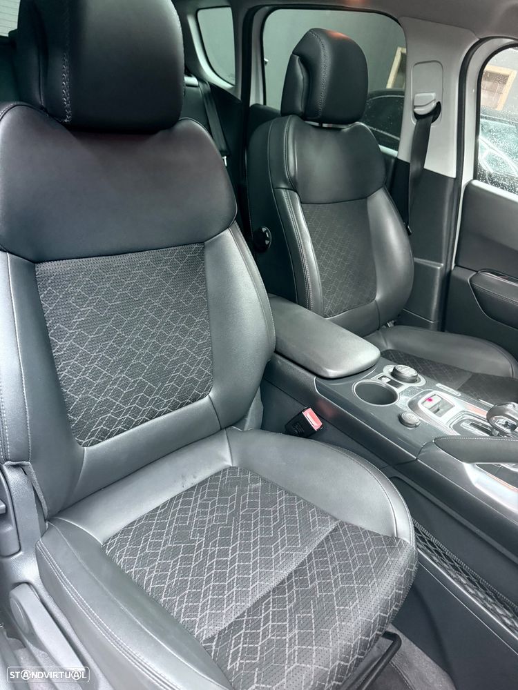 Peugeot 3008 2.0 HDi Hybrid4 99g - 23