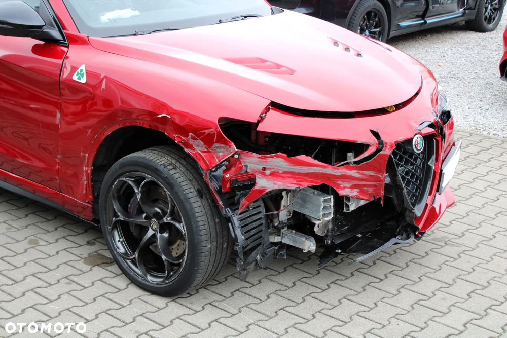 Alfa Romeo Stelvio 2.9 Bi Turbo V6 Quadrifoglio Q4 - 4