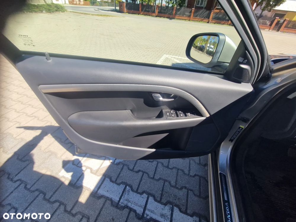 Volvo V70 2.5T Summum - 14