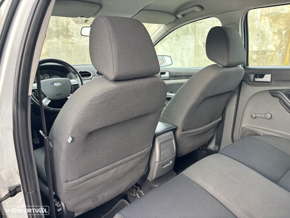 Ford Focus SW 1.6 TDCi Titanium - 30