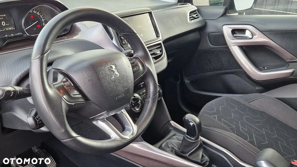 Peugeot 2008 1.2 VTi Allure - 18