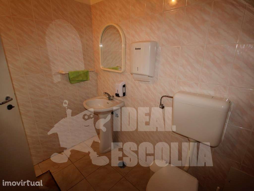 PRÉDIO NO SEIXAL 650.000

-- BAIXA DE PREÇO --

--ATENÇÃO INVES... - Grande imagem: 4/22