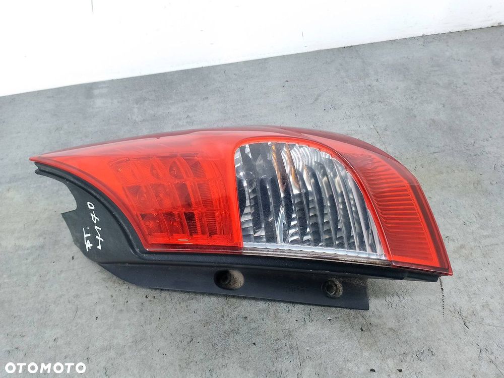 LAMPA TYLNA PRAWA RENAULT SCENIC II 8200474328-A HELLA - 7