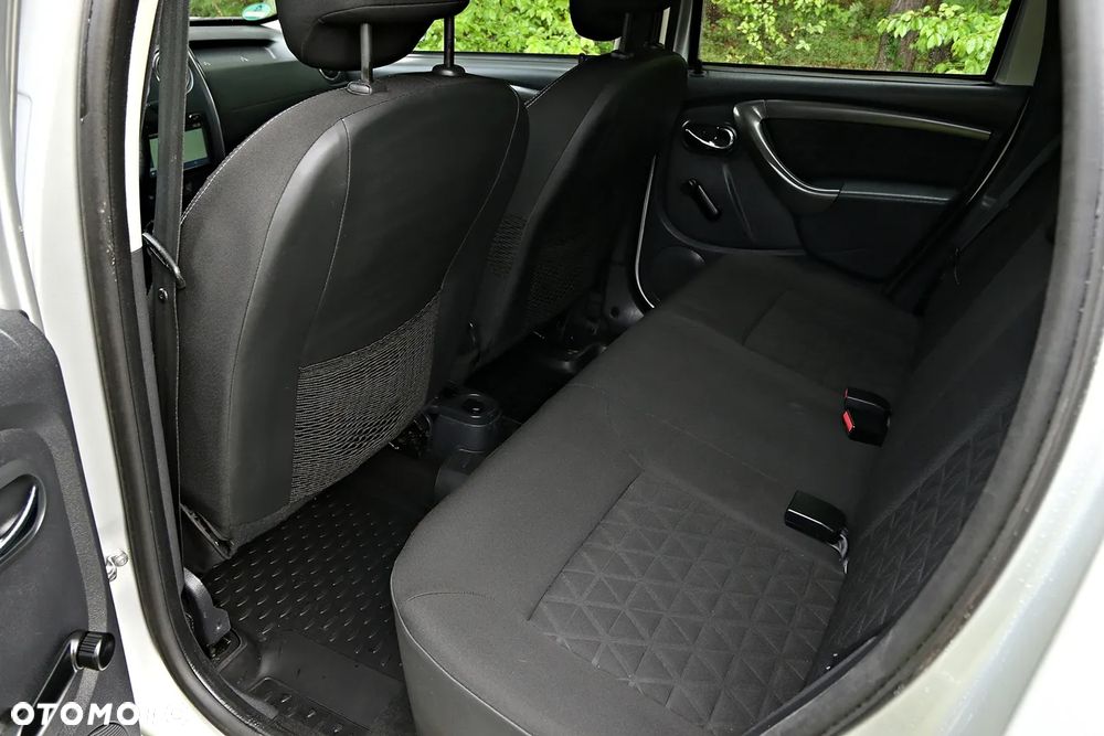 Dacia Duster TCe 125 4x2 Celebration - 31