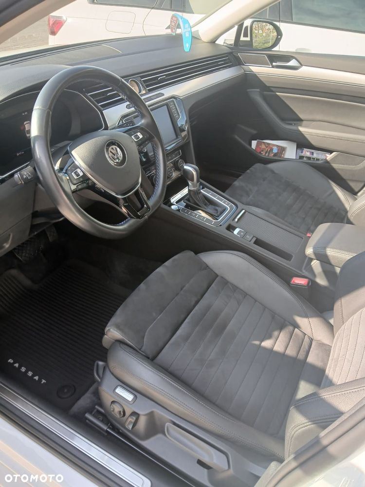Volkswagen Passat - 10