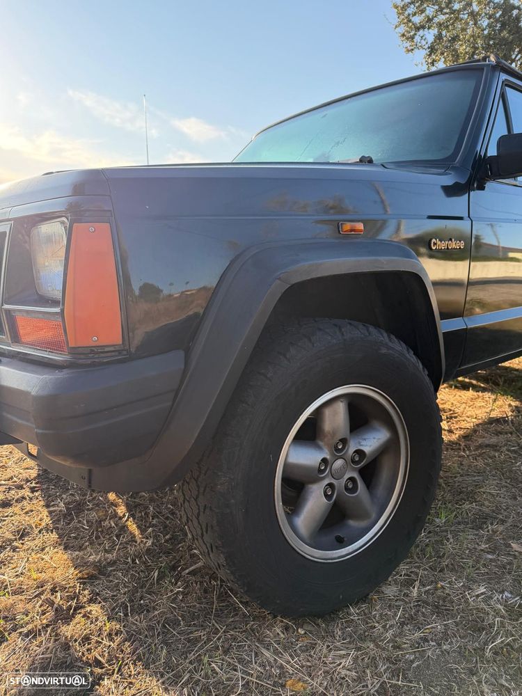 Jeep Cherokee - 5