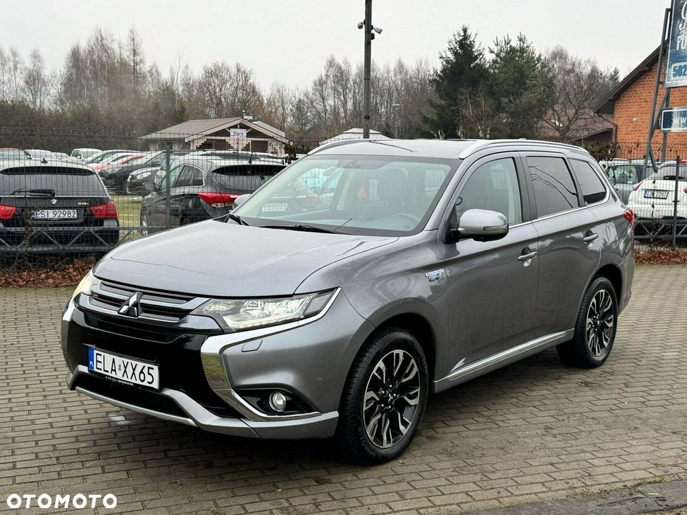 Mitsubishi Outlander - 2