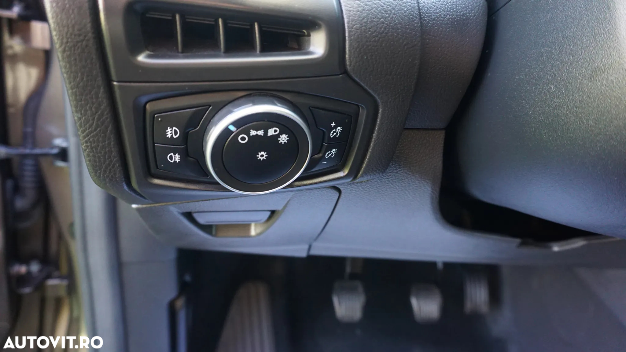 Ford Focus 1.5 EcoBlue Active Business - 17