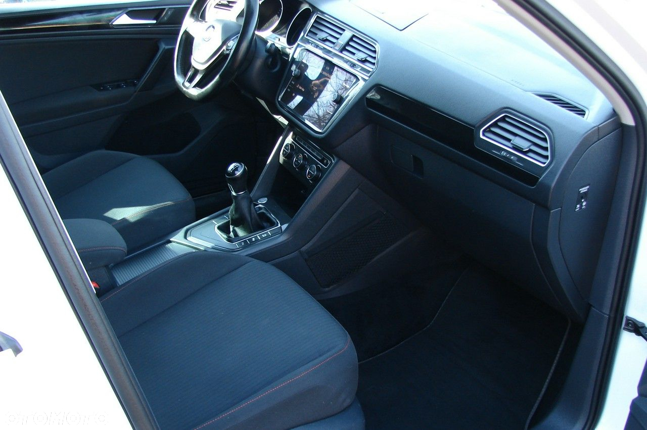 Volkswagen Tiguan - 11