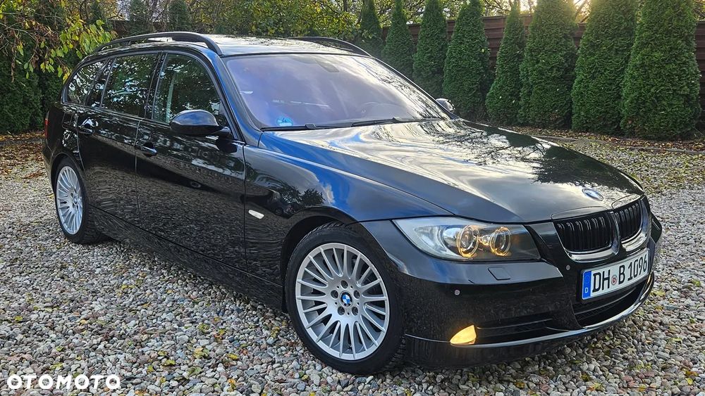 BMW Seria 3 325i Touring - 19