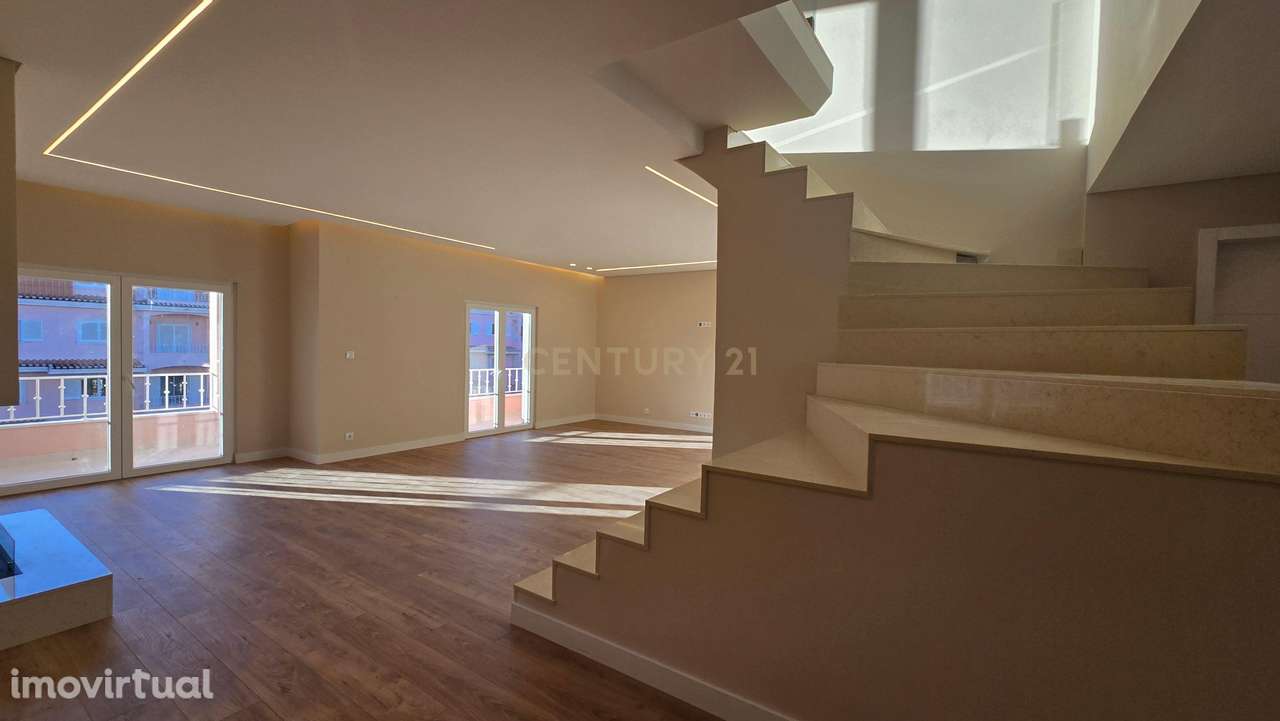 Luxuosa Penthouse Duplex T4+1 na Costa da Guia, em Cascais, com Vista - Grande imagem: 4/47