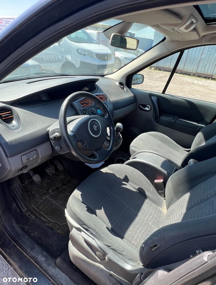 Renault Scenic 1.6 16V Infinity - 8